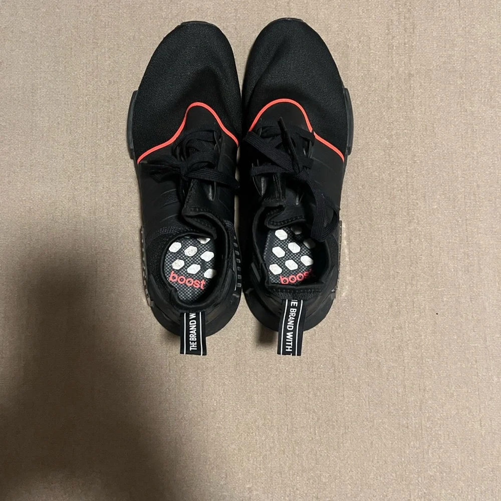Men’s Adidas NMD R1 - Picture 2 of 3